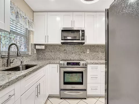 2731 N Pine Island Rd #212, Sunrise, FL 33322