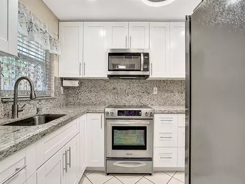 2731 N Pine Island Rd #212, Sunrise, FL 33322