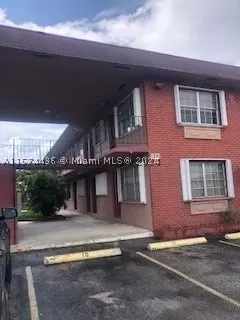 1281 W 29th St #21, Hialeah, FL 33012