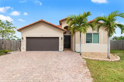 102 SE 21st Ter, Homestead, FL 33033