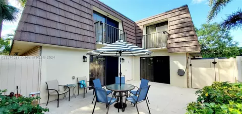 6915 69th Way #6915, West Palm Beach, FL 33407
