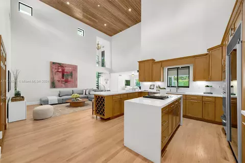 Kitchen - 8920 SW 61st Ct, Pinecrest, FL 33156 photo 2 of 2