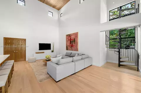 Living - 8920 SW 61st Ct, Pinecrest, FL 33156 photo 3 of 3