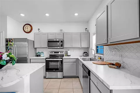 730 SW 12th St #730, Florida City, FL 33034
