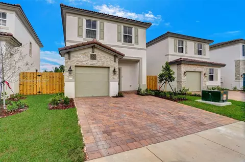 2411 NW 131 Cir, Miami, FL 33167