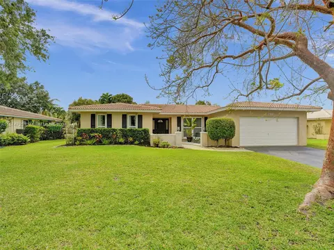 798 NW 83rd Dr, Coral Springs, FL 33071