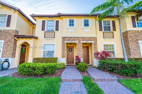 9145 SW 227th St #8, Cutler Bay, FL 33190