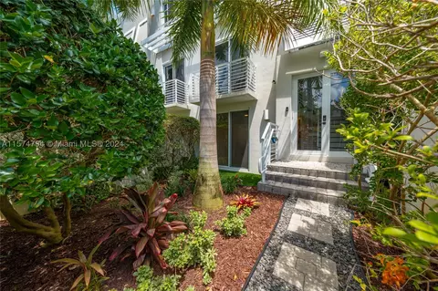 757 SE 12th Ct, Fort Lauderdale, FL 33316