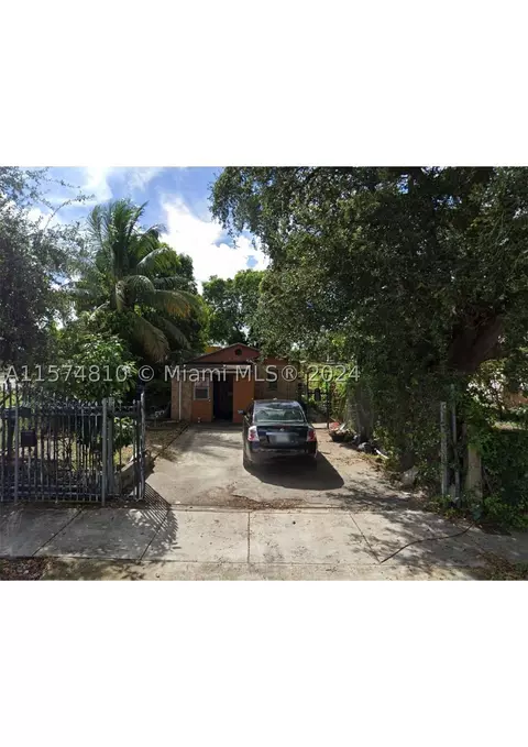 1710 NW 94th St, Miami, FL 33147