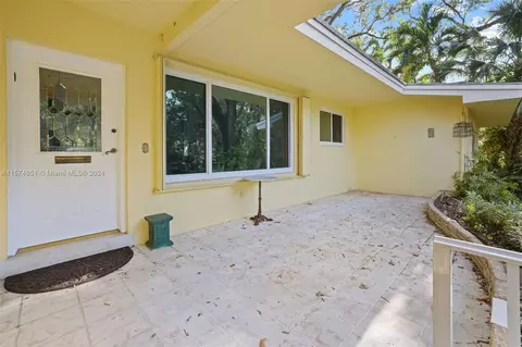 1780 NE 137th Ter, North Miami, FL 33181