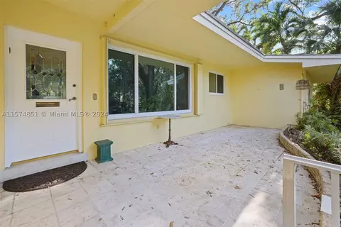 1780 NE 137th Ter, North Miami, FL 33181