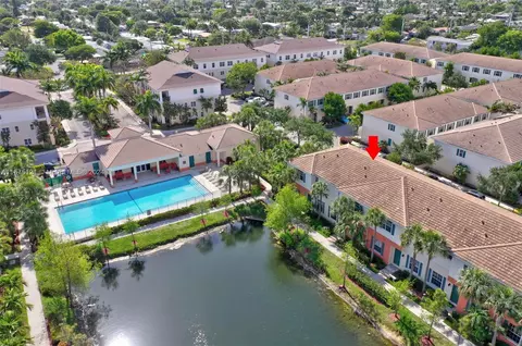 135 SW 7th St #135, Pompano Beach, FL 33060
