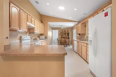 Kitchen - 9496 SE 174th Loop, Summerfield, FL 34491 photo 1 of 3
