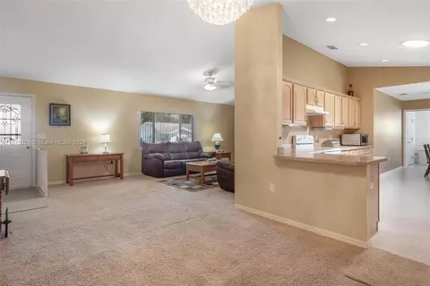 Living - 9496 SE 174th Loop, Summerfield, FL 34491 photo 6 of 7