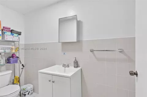 73 E 47th St, Hialeah, FL 33013 photo 27