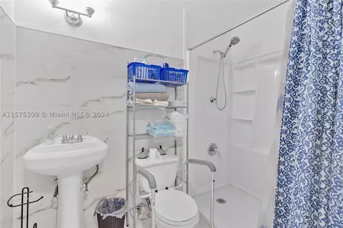 73 E 47th St, Hialeah, FL 33013 photo 25