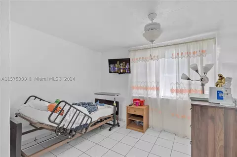 73 E 47th St, Hialeah, FL 33013 photo 2