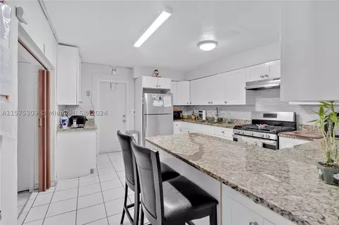73 E 47th St, Hialeah, FL 33013 photo 6
