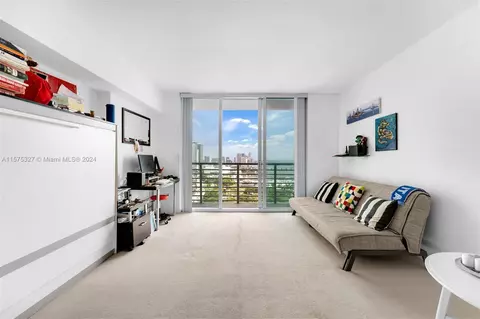 325 S Biscayne Blvd #3320, Miami, FL 33131
