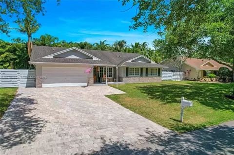 14733 SW 153rd Ct, Miami, FL 33196