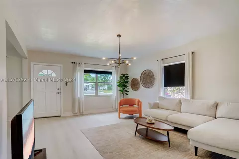 1540 NE 172nd St, North Miami Beach, FL 33162