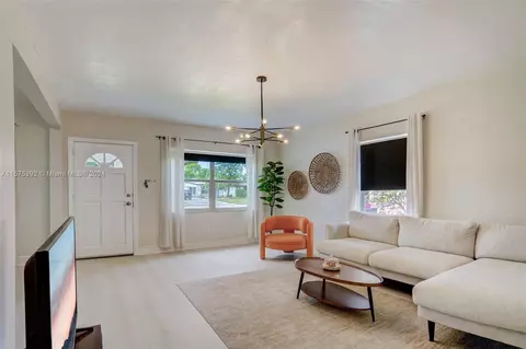 1540 NE 172nd St, North Miami Beach, FL 33162