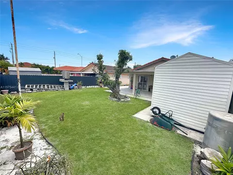 Exterior - 7560 W 33rd Ln, Hialeah, FL 33018 photo 4 of 9
