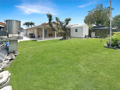 Exterior - 7560 W 33rd Ln, Hialeah, FL 33018 photo 6 of 9