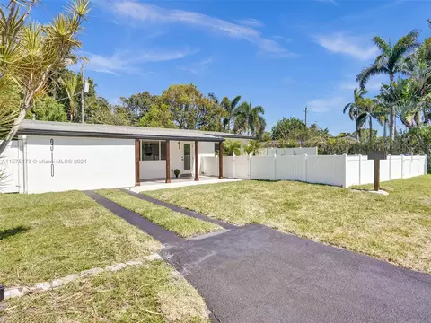 310 NE 12th Ave, Pompano Beach, FL 33060