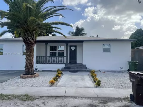 Exterior - 466 E 11th St, Hialeah, FL 33010 photo 2 of 3