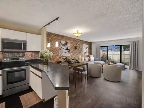 21300 San Simeon Way #M9, Miami, FL 33179