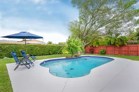 9021 SW 18th Ter, Miami, FL 33165