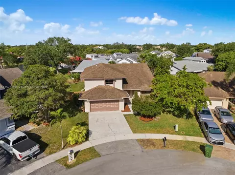 9960 SW 14th St, Pembroke Pines, FL 33025