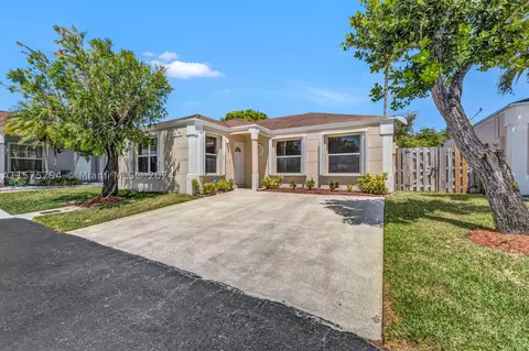 22173 SW 98th Pl, Cutler Bay, FL 33190