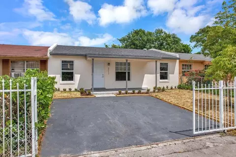 3011 NW 195th St, Miami Gardens, FL 33056