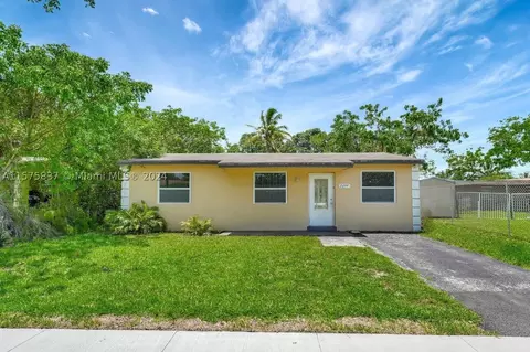 2244 Mayo St, Hollywood, FL 33020