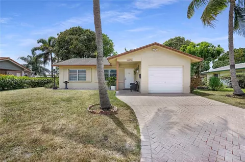 7613 NW 71st Ave, Tamarac, FL 33321