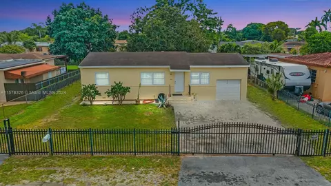 400 NW 150th St, Miami, FL 33168