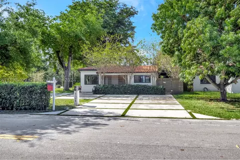 2198 NE 183rd St, North Miami Beach, FL 33179