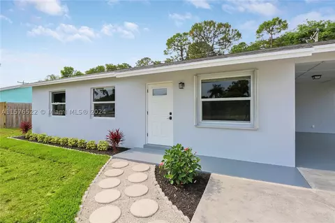 1014 Mohican Blvd, Jupiter, FL 33458