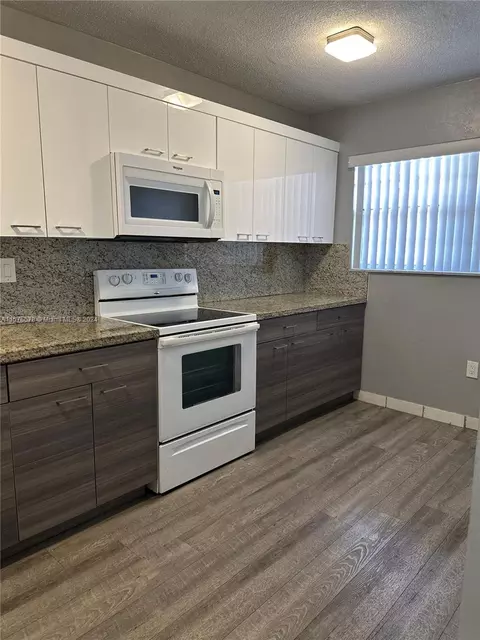 6620 W 2nd Ct #216, Hialeah, FL 33012
