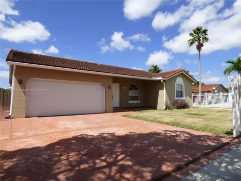 14443 SW 172nd Ln, Miami, FL 33177