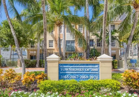 2069 S Ocean Dr #TH11, Hallandale Beach, FL 33009