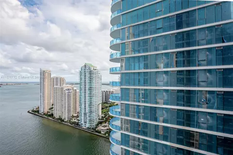 300 S Biscayne Blvd #3404, Miami, FL 33131