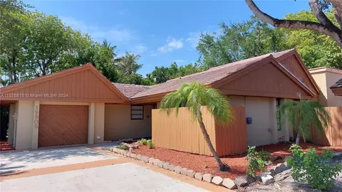 19905 NE 10th Place Way, Miami, FL 33179