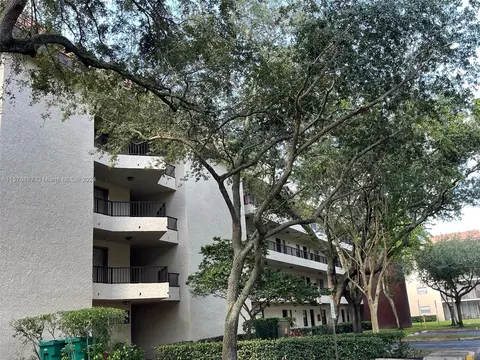 10501 W Broward Blvd #303, Plantation, FL 33324