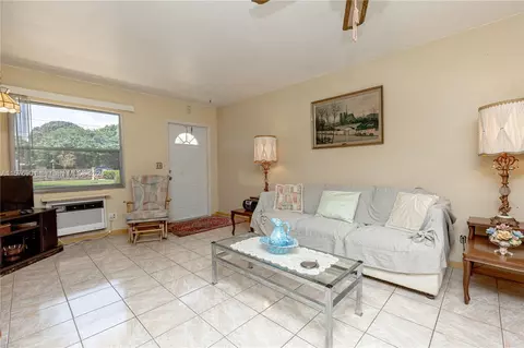2623 Grant St #6A, Hollywood, FL 33020