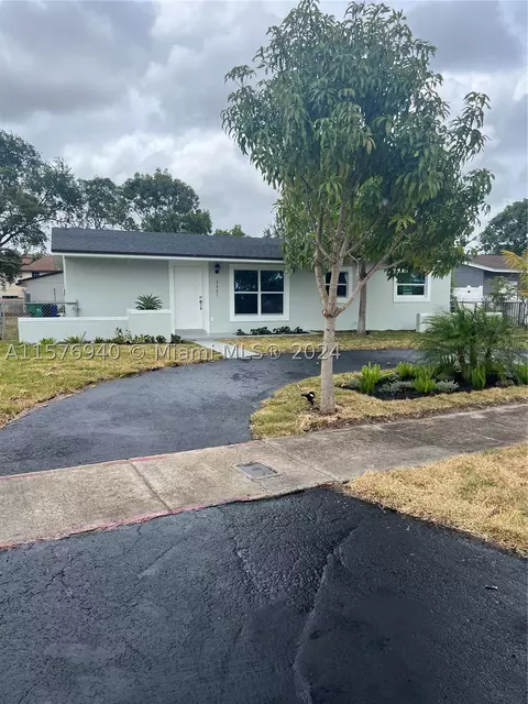 3321 NW 196th Ln, Miami Gardens, FL 33056