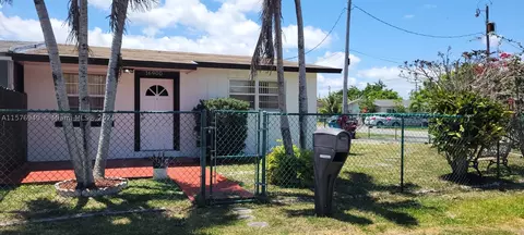 16900 SW 92nd Ct, Palmetto Bay, FL 33157
