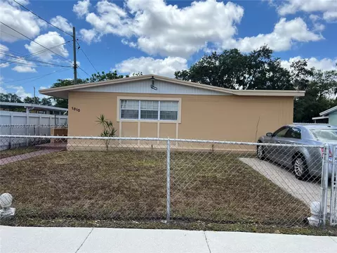 1810 NW 152 Te, Miami Gardens, FL 33054
